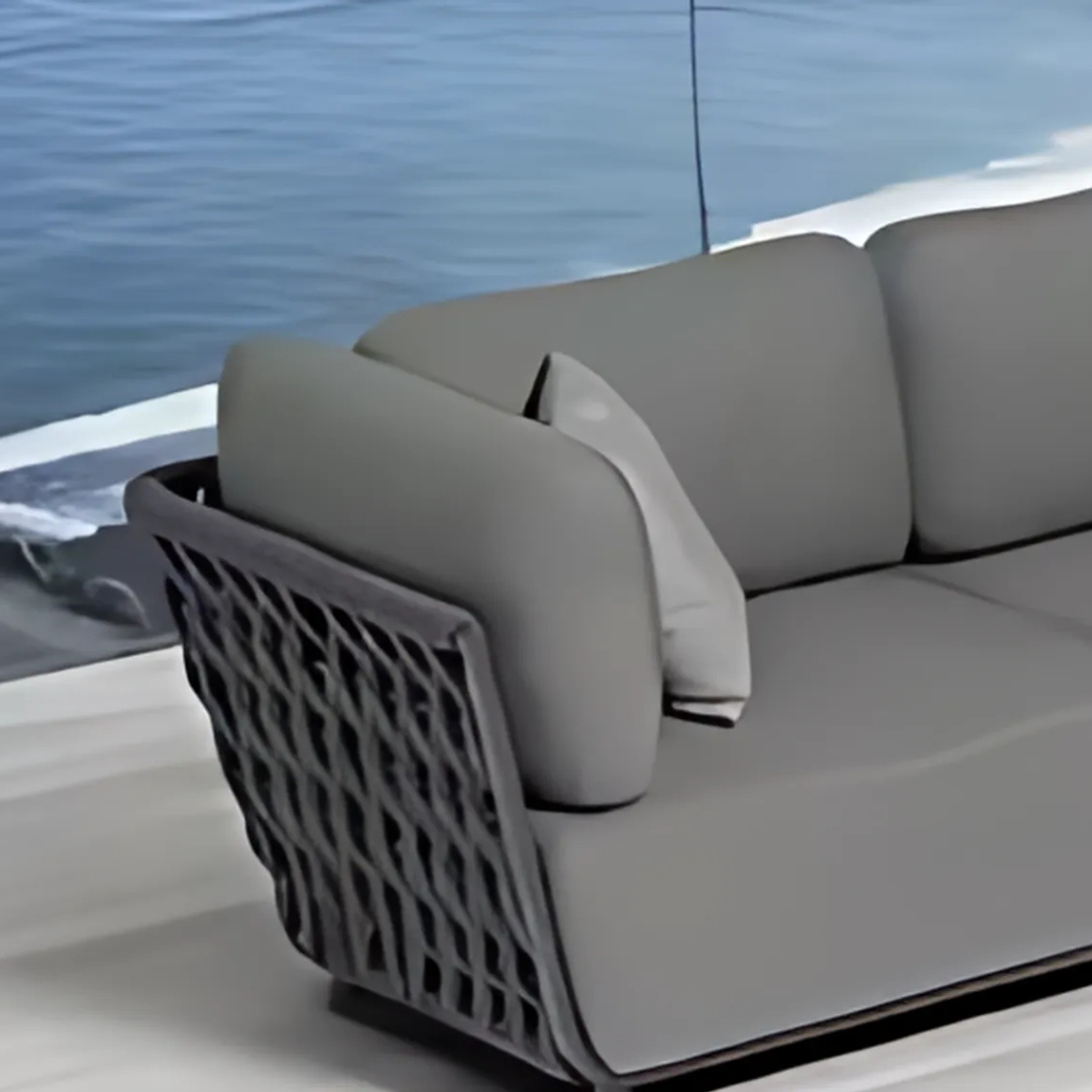 Liso right hand chair L