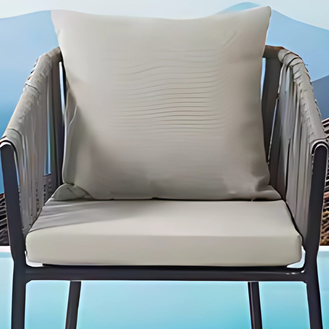 Pavo dining chair